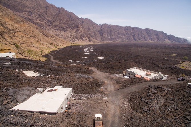 1. A day on FOGO Island to discover VOLCAN - Reading the volcanic ground at Pico do Fogo