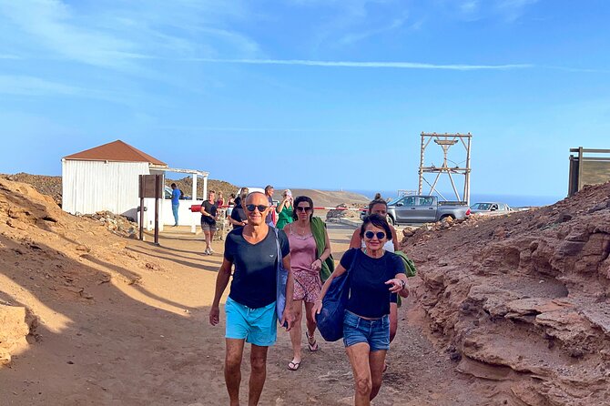 3-Hour Shark Bay and Salt Lakes in Sal Island Guided Tour - Should you book Shark Bay and Pedra de Lume?