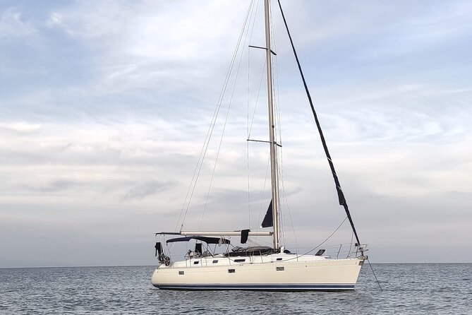 3 Hours Yacht Sailing Activity in Cabo Verde, Santa Maria - Why this small yacht trip feels different