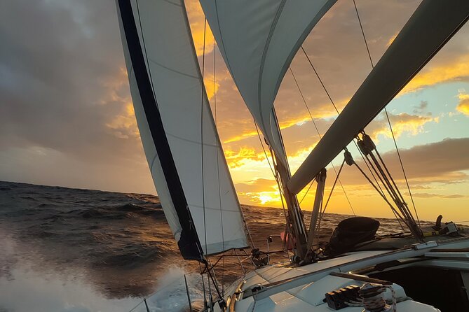 3 Hours Yacht Sailing Activity in Cabo Verde, Santa Maria - Setting sail for three hours