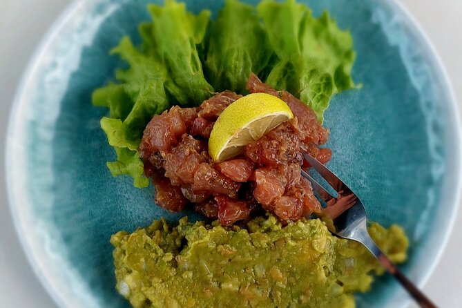 3 Hours Yacht Sailing Activity in Cabo Verde, Santa Maria - Tuna tartare and local products on board
