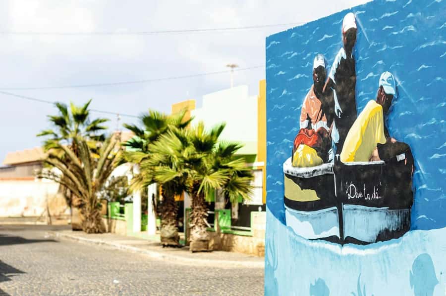 Adults Only Tour of Sal with Lobster Lunch and Salt Lake - Who should book this experience