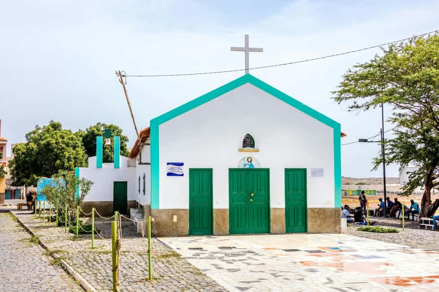 Adults Only Tour of Sal with Lobster Lunch and Salt Lake - What $135 gets you