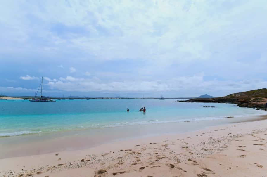 Boa Vista: Beautiful Beaches, Turtles & Djeu Island Snorkel - Lunch by the beach, with the bill separate