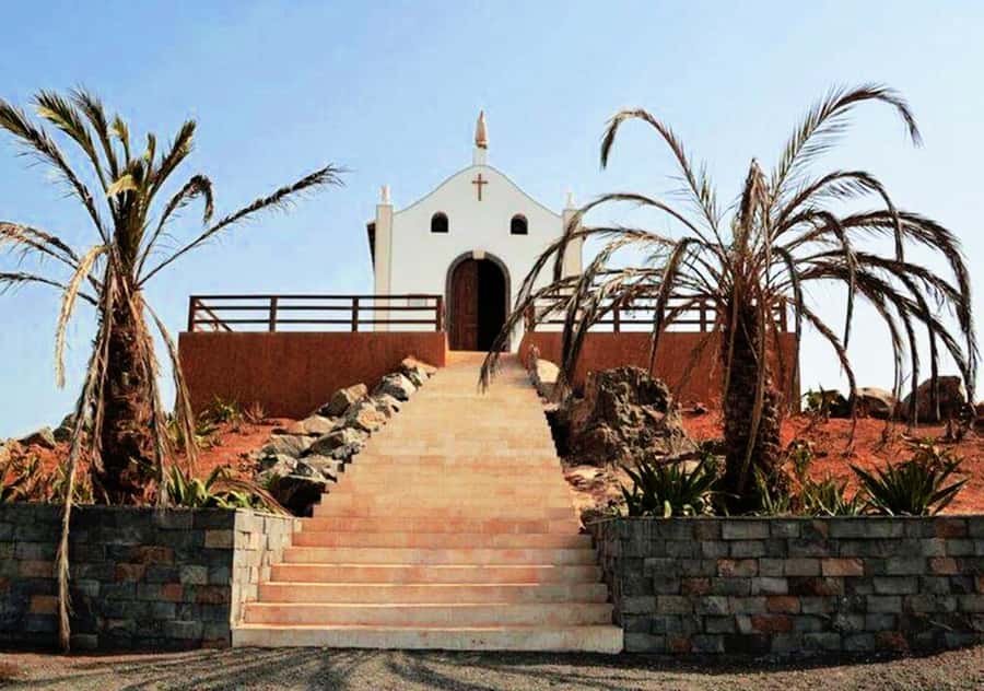 Boa Vista Island: Full-Day Wild Beaches & Viana Desert Tour - Curral Velho, an abandoned village by the sea