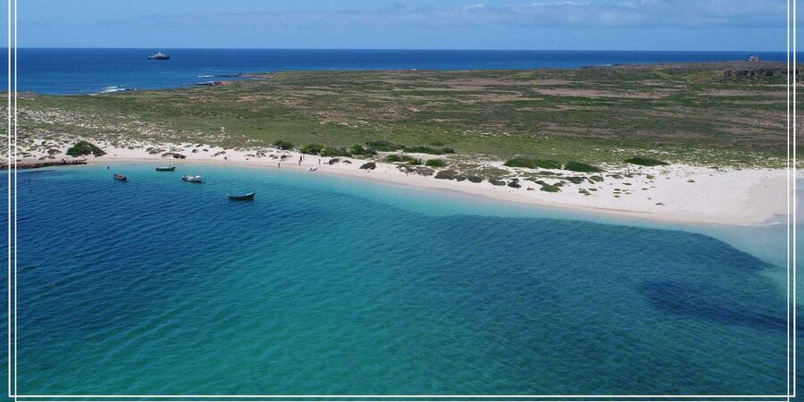 Boa Vista: Motoryacht Trip with Fishing, Snorkel, Beach BBQ - Boat comfort, group size, and the small details
