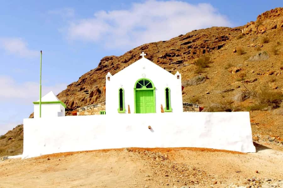 Boa Vista: Santa Monica, Dunes, Caves and Village 4x4 Tour - Guides make the difference
