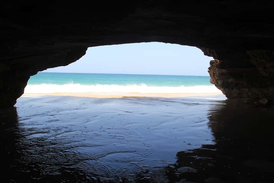 Boa Vista: Shipwreck, 4x4 Ride & Caves Day Tour with Lunch - Why the shipwreck is the right place to begin