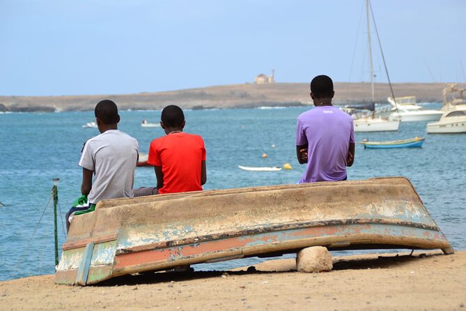 Boa Vista Tour: Santa Mónica, Desert & Shipwreck - The guides and the small-group format