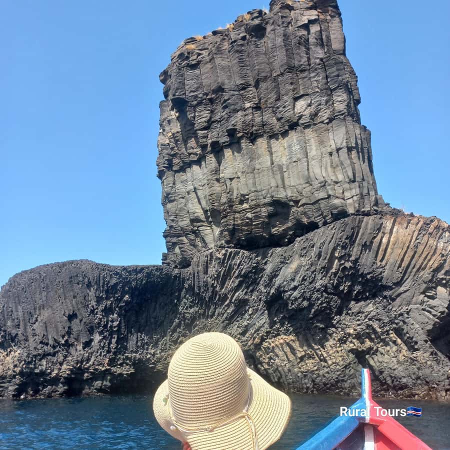 Boat Trip to Aguas Belas Cave+Barbecue - Who will enjoy this four-hour outing