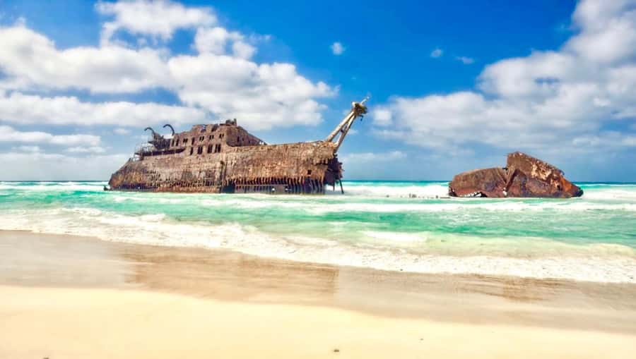 Boavista: Rabil, Shipwreck, City, Snacks & Drinks - 4x4 Tour - Cabo Santa Maria and the story of the wreck