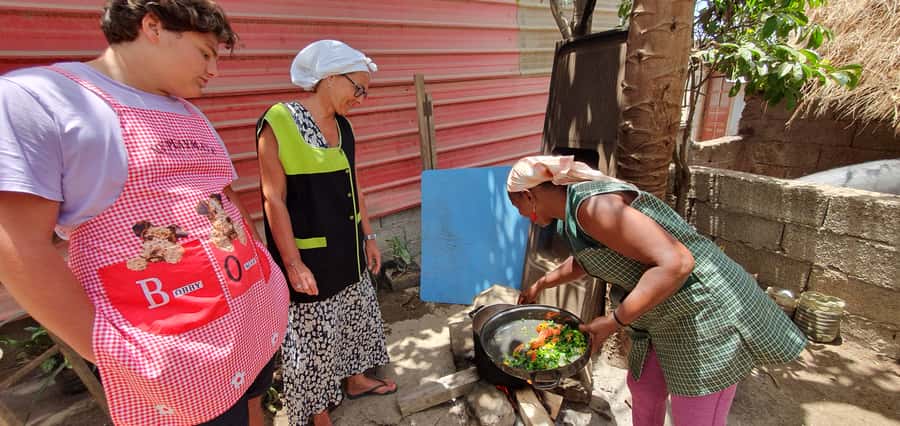 Day with locals people - Sugar cane, from stalk to sweet juice