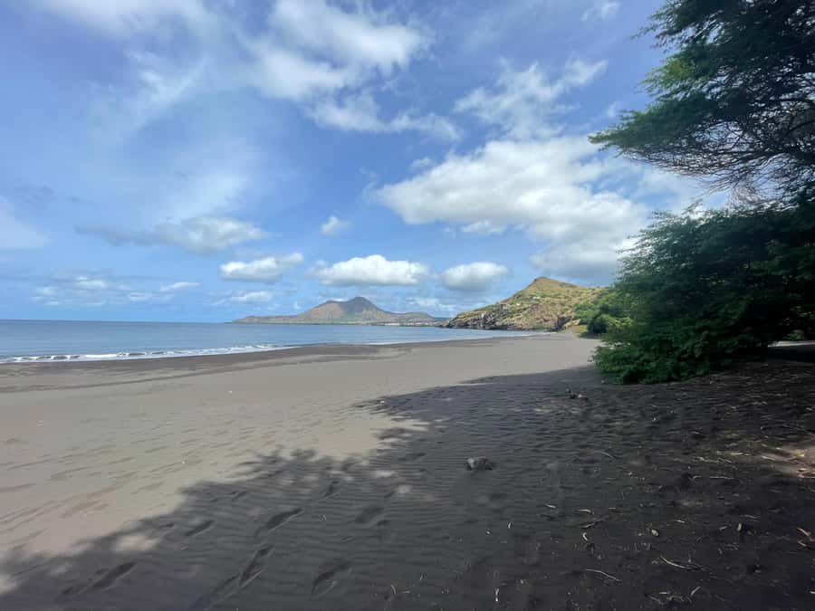 Discover the Black Sand Beach+the Natural Pool - A private outing with room to set the pace
