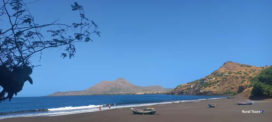 Discover the Black Sand Beach+the Natural Pool - What the beach and pool mean for photographers