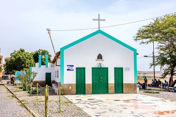 Full Day Adults Only Tour of Sal with Lobster Lunch and Salt Lake - Palmeira: a café break in a fishing village