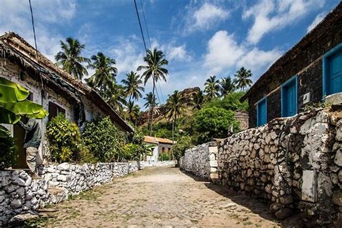 Guided City tour Praia with Cidade Velha (World Heritage) - Mercado de Sucupira, Praia’s most African market
