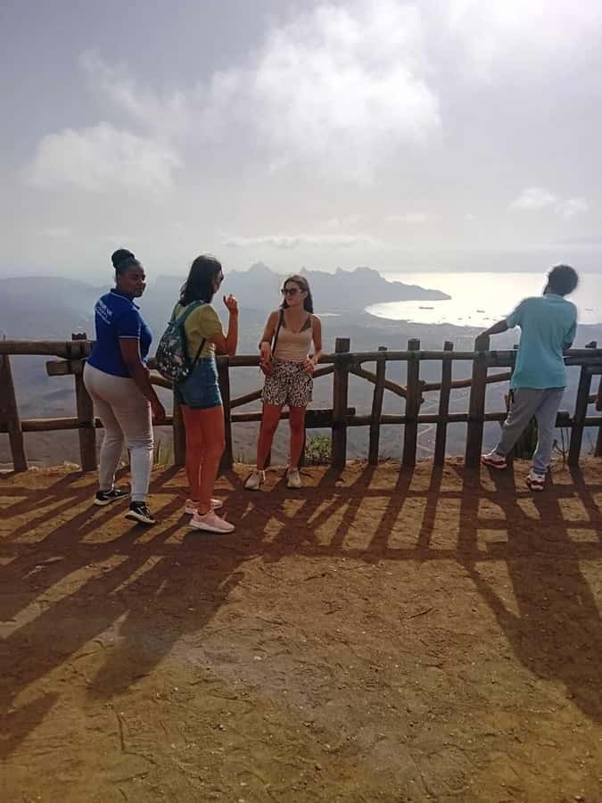Hike to the highest point of Monte verde - The cobbled road makes the climb approachable
