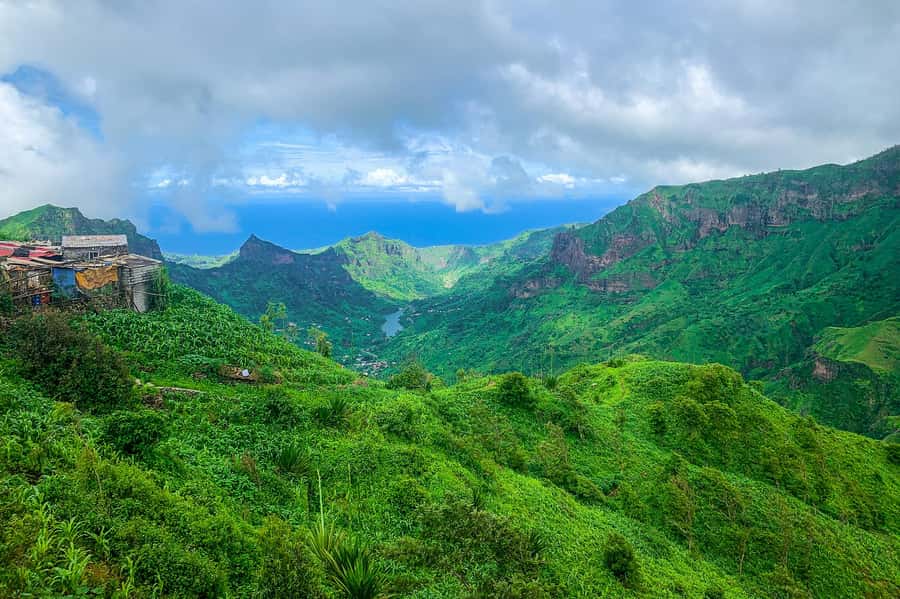 Island tour with German-speaking guide for cruise guests - What the $88 price really covers