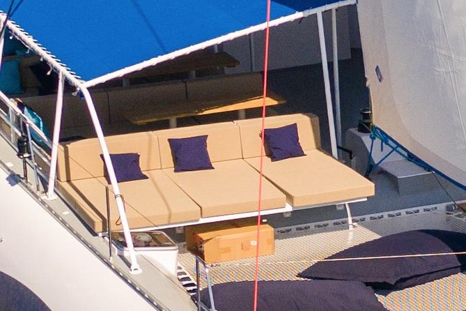 Lounge Catamaran SODADE Half-Day - From Santa Maria hotel to Palmeira port
