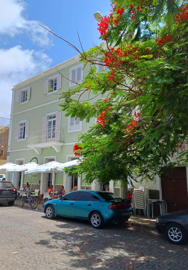 Mindelo: City Tour with Hotel Pickup and Drop-Off - Palácio do Povo and the colonial center
