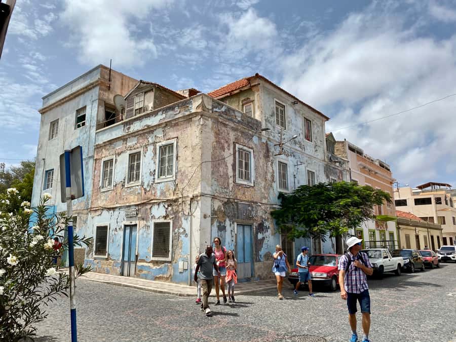 Mindelo: Private Walking Tour with Local Food Tasting - Praca Estrela and Mindelo’s colorful street scene