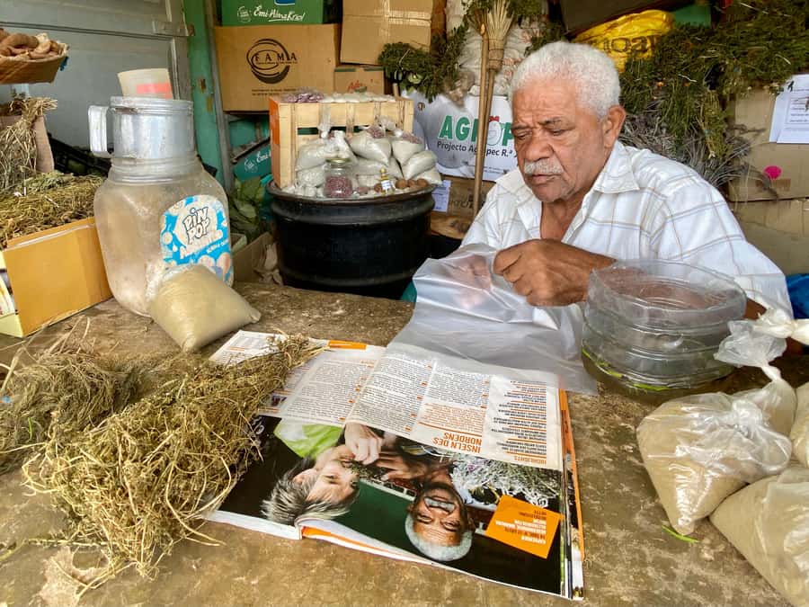 Mindelo: Private Walking Tour with Local Food Tasting - The fish, fruit, and vegetable markets