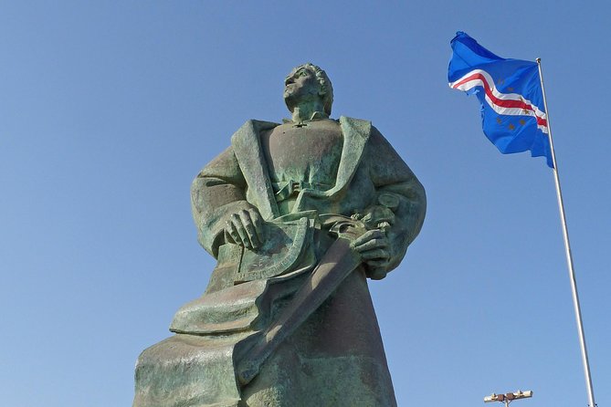 Praia: Guided Historic Walking Tour & Lunch with Locals - Diogo Gomes and the story of discovery
