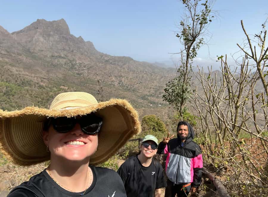 Private Hike through mountains and distant rural villages - Meeting the people of Longueira