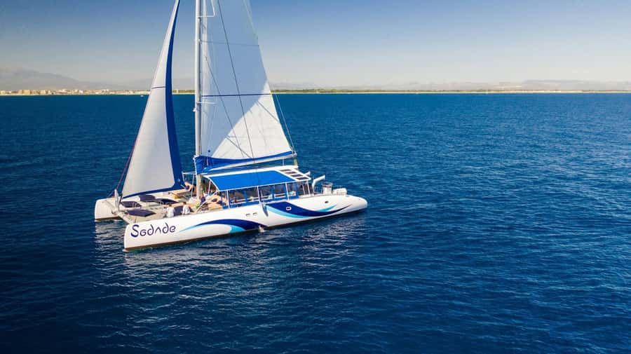 Sal Island Catamaran Cruise with All-inDrinks and Snacks - The Crew and the Overall Mood