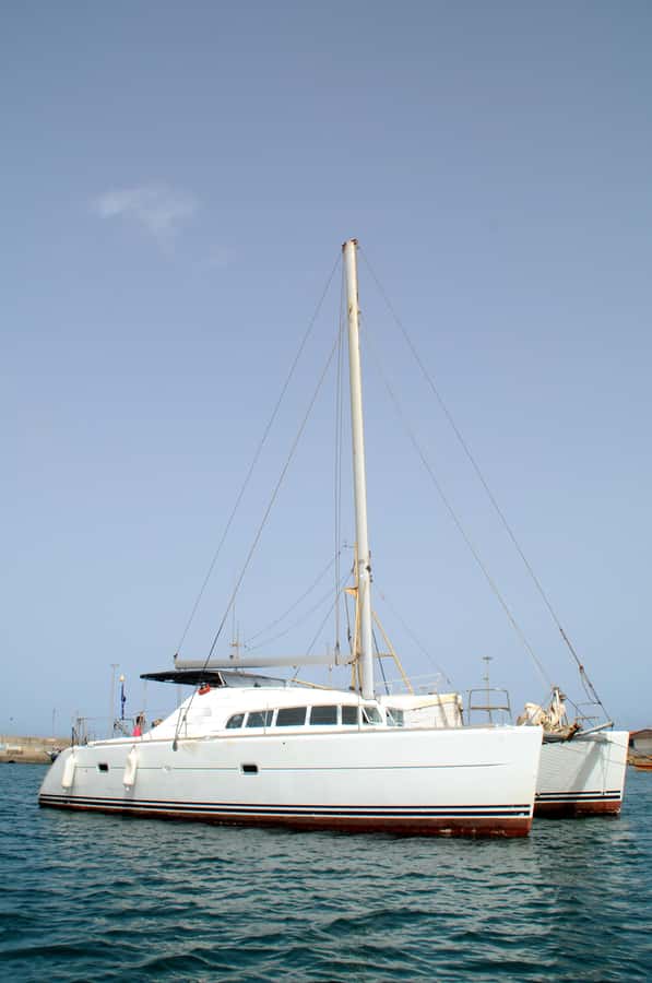 Sal Island: Catamaran cruises on Sal Island - The hour-long cruise along Sal’s west coast