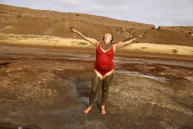 Sal Island, Salinas, Buracona and Lemon Shark - Espargos gives you a look at everyday Sal