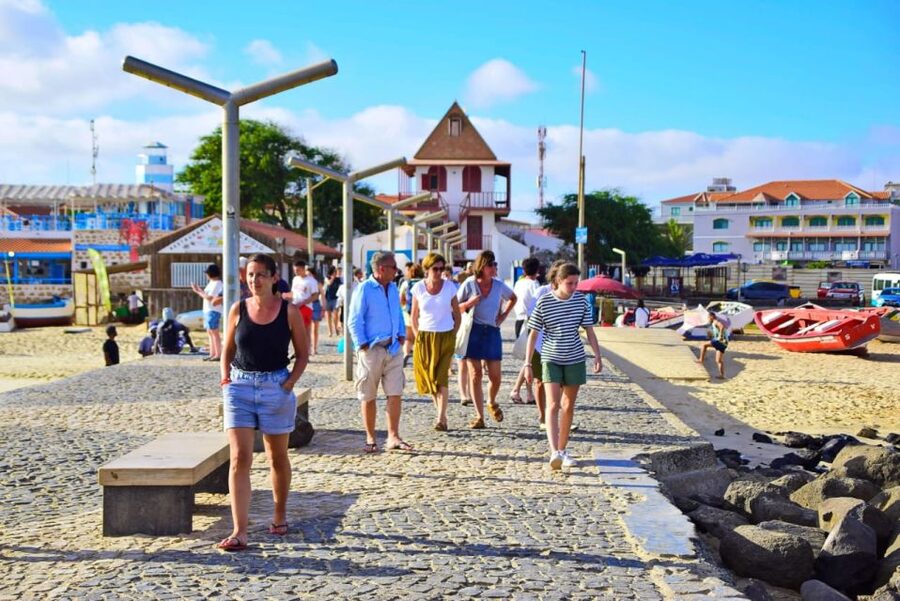 Sal island: Santa Maria city tour, street art and tapas - What the guide adds to the experience