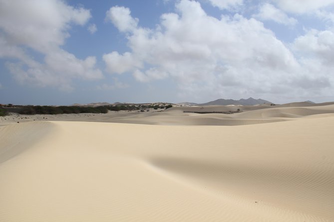 Santa Monica NO Stress Tour - Varandinha Beach and its limestone caves