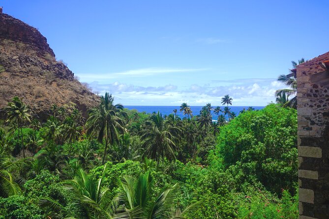 Santiago Island: 4-Hour Calabaceira Valley Hike & Guided Tour to Cidade Velha - What the guide adds to the experience