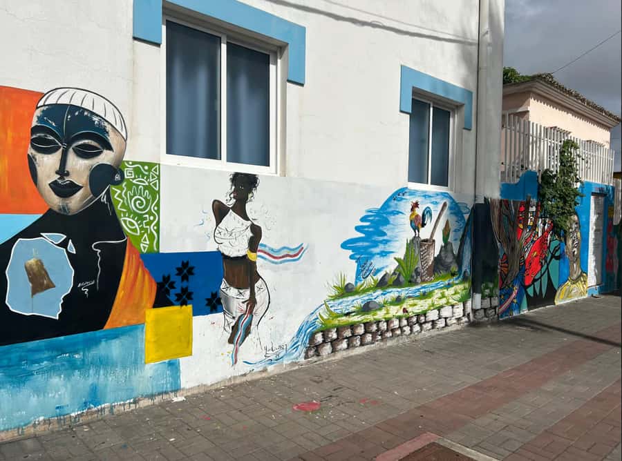 Santiago: Landscapes, Street Art, and Markets Day Trip - Pedra Badejo and the taste of fresh coconut