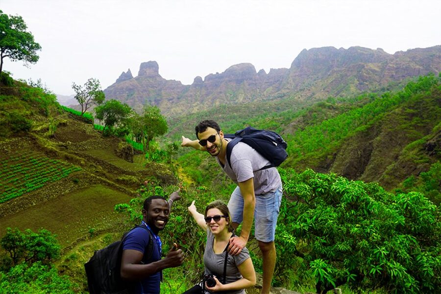 Santiago: Longueira, Pico de Antónia & Monte Tchota Trek - Why the plants and birds matter