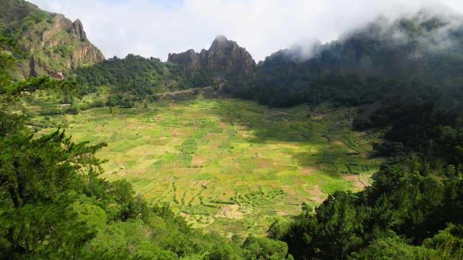 Santo Antão: Full Day Island Tour & Visit to Cova de Paúl - Delgadin and the rock towers of Ribeira da Torre