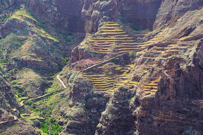 Santo Antão: Hike Ponta do Sol - Fontainhas - Cruzinha - The final coastal walk to Cruzinha
