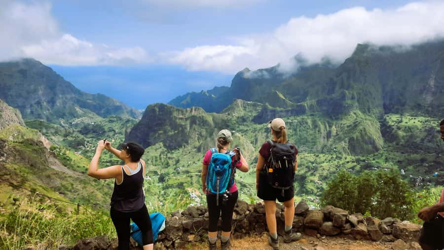 Santo Antão: Hiking Cova Volcano Crater to Ribeira Paúl - Who should book this hike