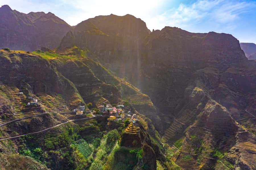Santo Antão: Ponta do Sol & Fontainhas Guided Trip with Hike - From Fontainhas to Aranhas, the feet take over
