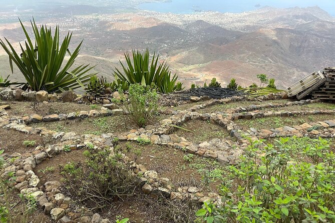 São Vicente: Half day, Beaches, Villages, Monte Verde - The Baía das Gatas to Calhau road is the scenic centerpiece