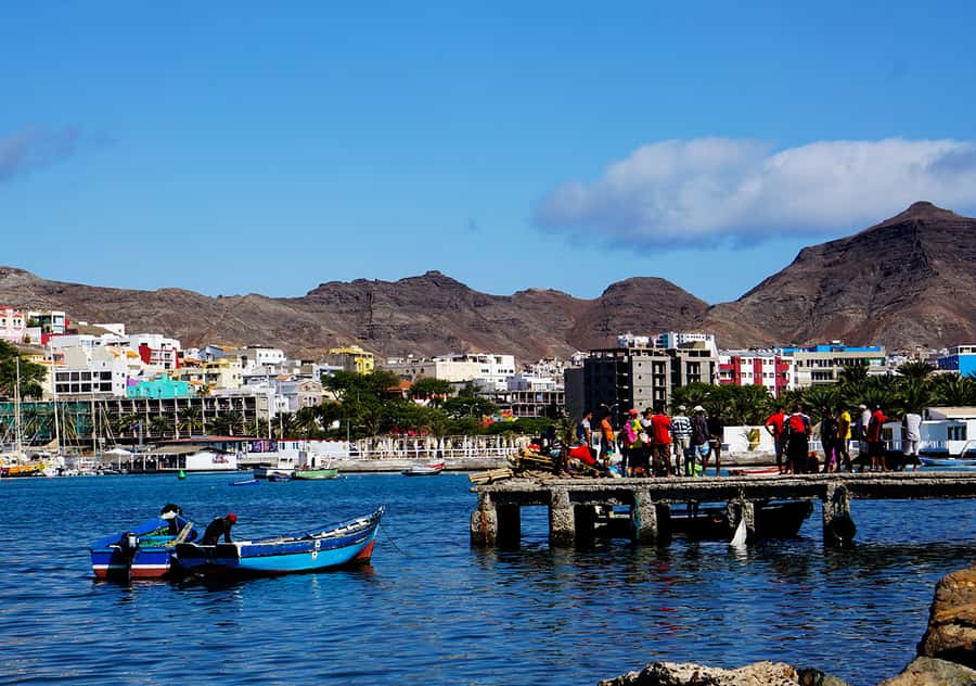 São Vicente Island: Full-Day Tour - Salamansa and Baía das Gatas: a chance to swim