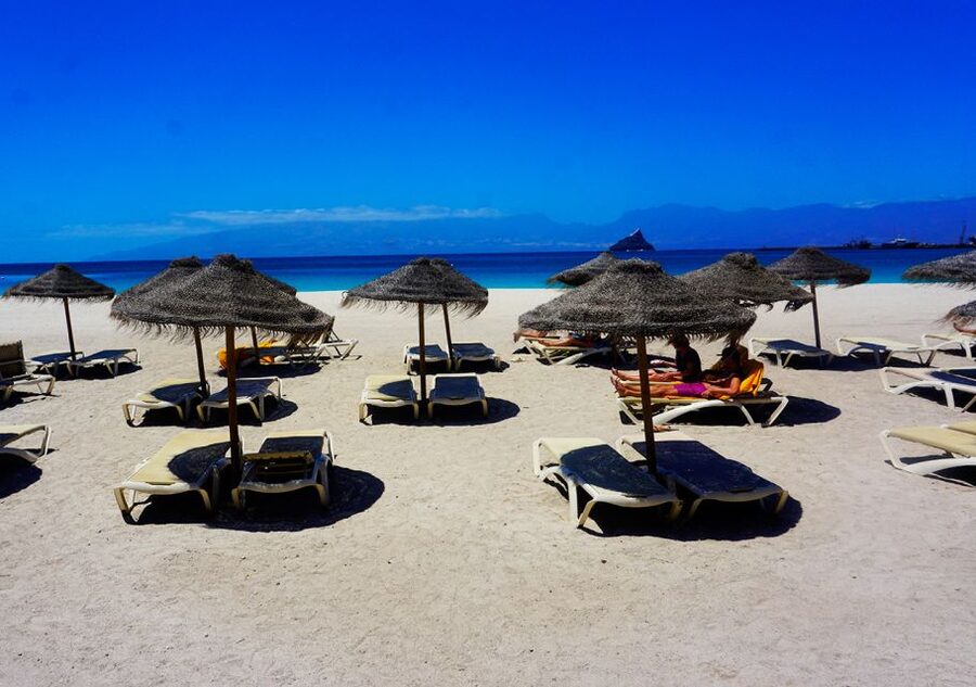 São Vicente Island: Full-Day Tour - Guides, vehicles, and the pace of the day
