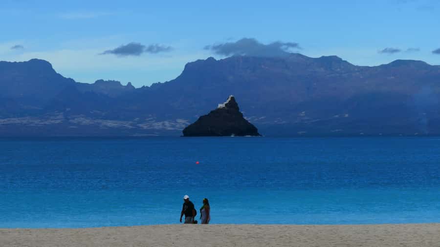 São Vicente: Markets, Beaches and Natural Park Tour - Starting in Mindelo’s city center