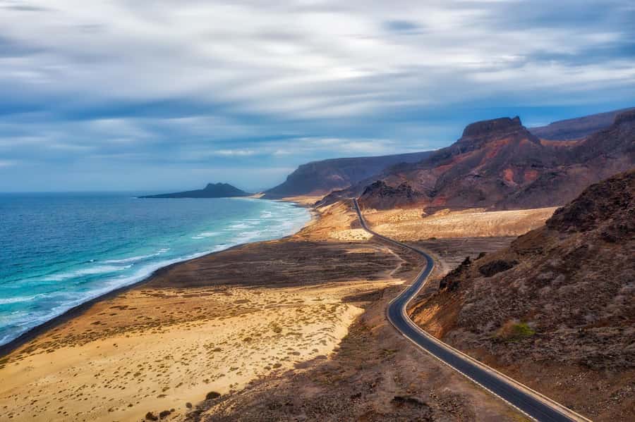 São Vicente: Markets, Mountains, Fishing Villages & Beaches - Meeting your guide at the harbor or hotel
