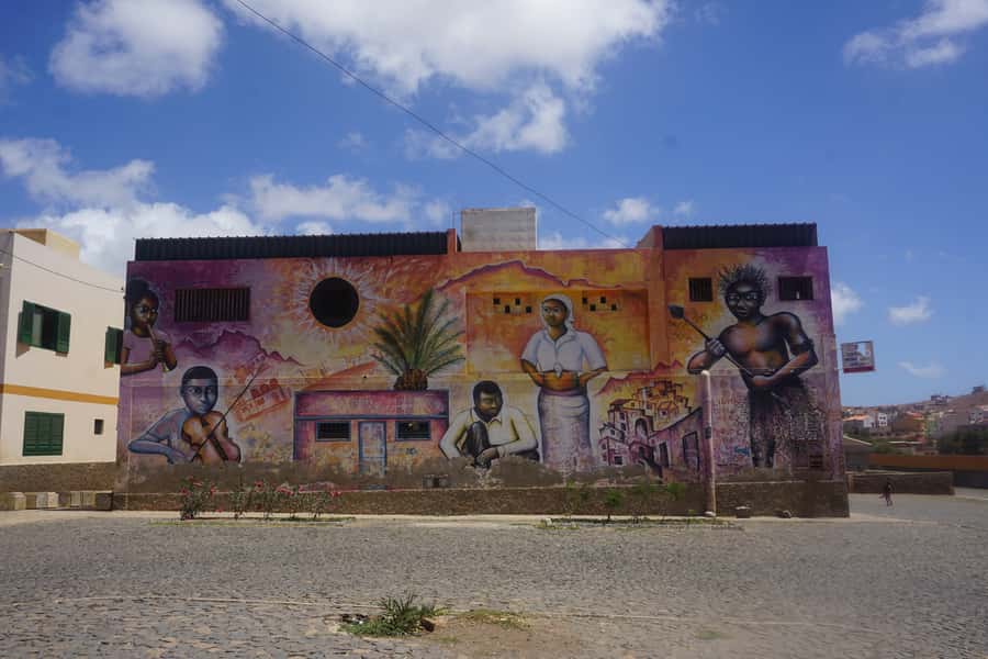 São Vicente: Private Highlights Tour from Mindelo Port - Calhau and the price of lunch