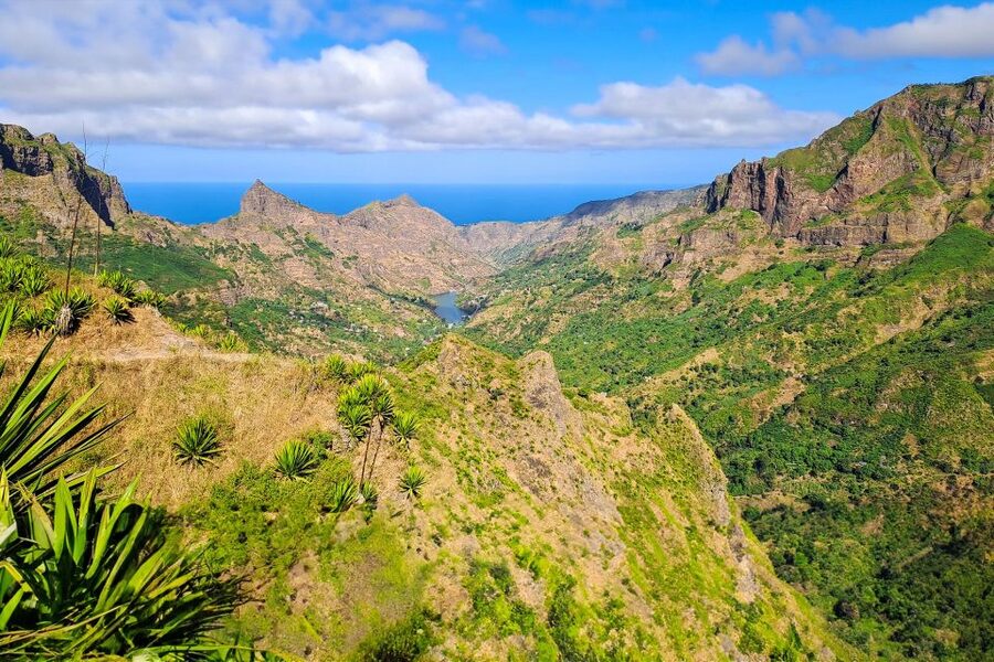 Serra Malagueta: Principal Valley Hike & Lunch with Locals - Who should book this Santiago excursion?