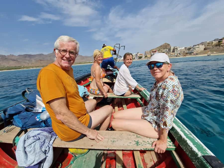 Snorkeling with Turtles - From Mindelo to the São Pedro coast